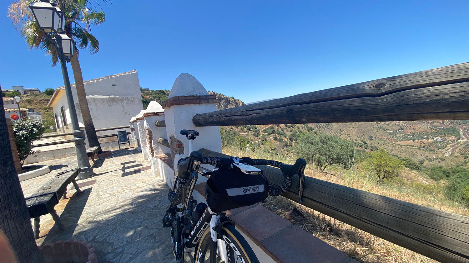 Handlebar bags: Yay or nay?